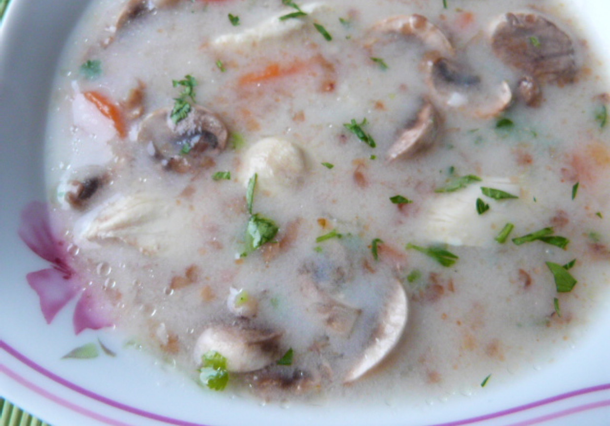 Zupa z pieczarkami i kaszą gryczaną foto