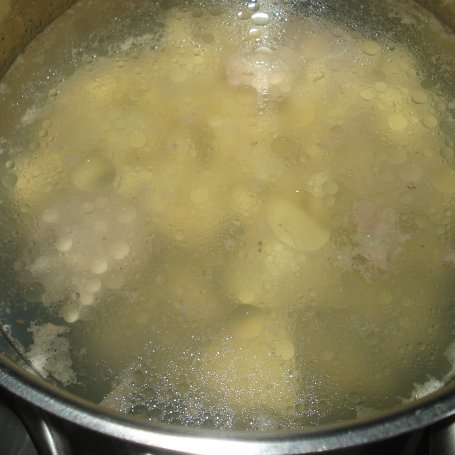 Krok 3 - Zupa  z pieczarkami i papryką - kuskusem wzbogacona :) foto