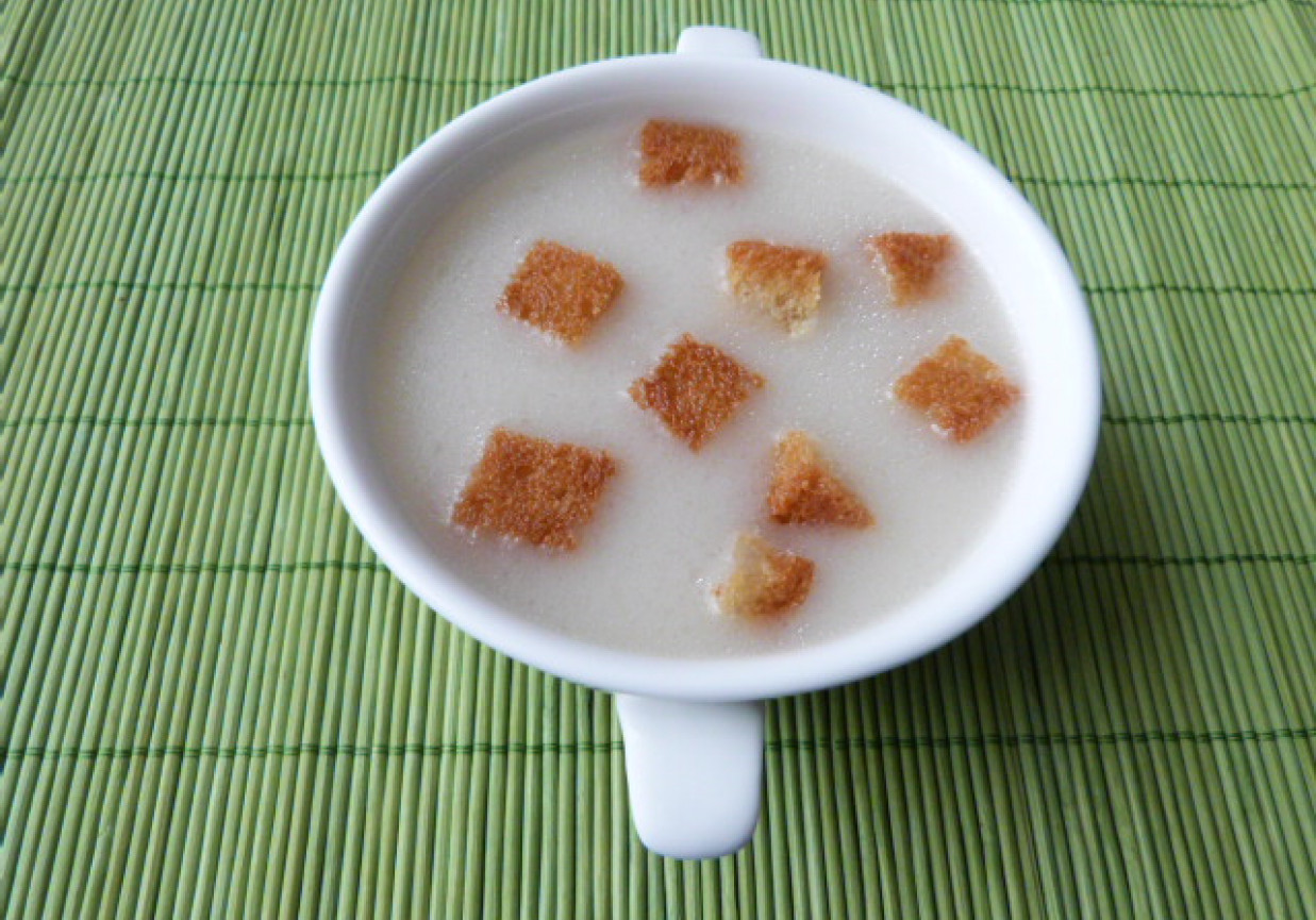 Zupa z pieczonego czosnku foto