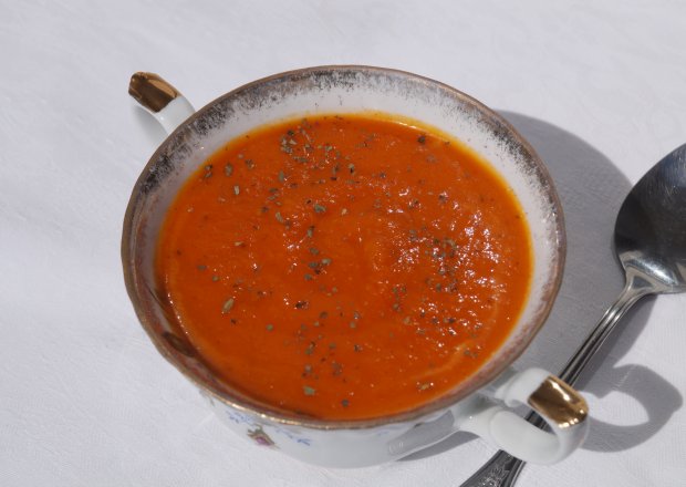 Fotografia przedstawiająca Zupa z pieczonych warzyw
