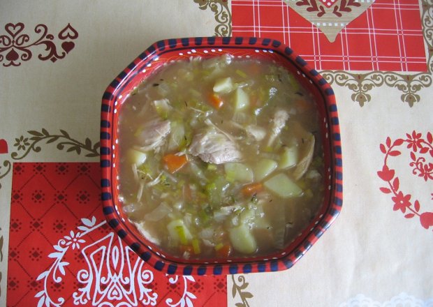 Fotografia przedstawiająca Zupa z pora i kapusty