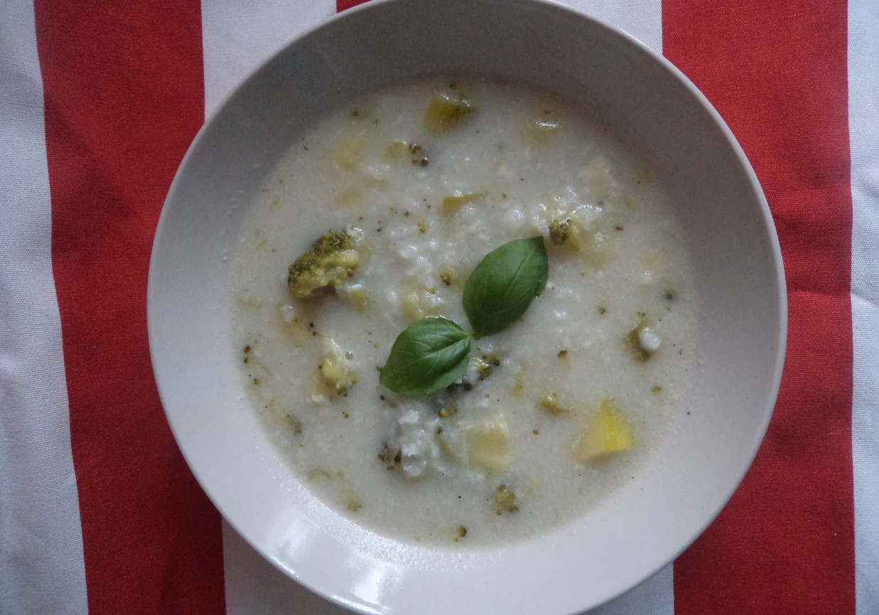 Zupa z ryżem Basmati -brokułem i cukiną :) foto