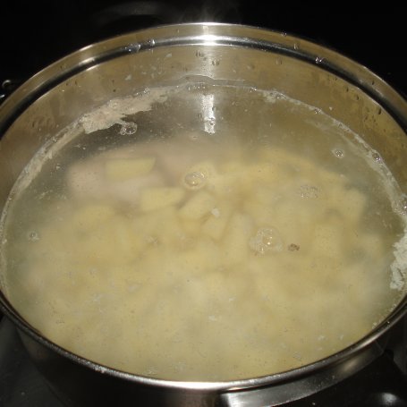 Krok 4 - Zupa z sałaty masłowej i rzodkiewek foto