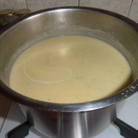 Krok 4 - Zupa z selera naciowego i cukinii foto