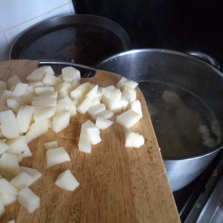 Krok 2 - Zupa z selerem naciowym i fasolką konserwową :) foto