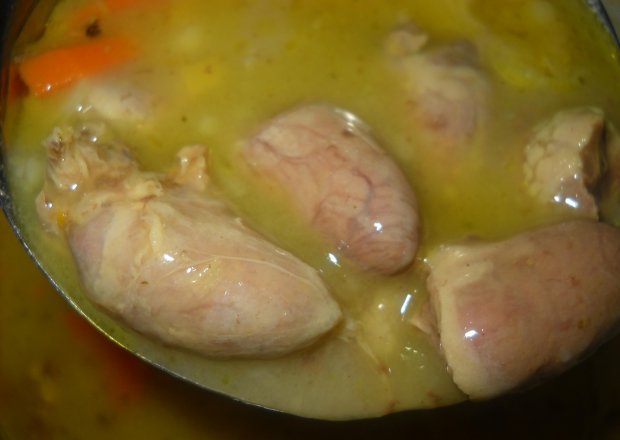 Fotografia przedstawiająca Zupa z sercami drobiowymi