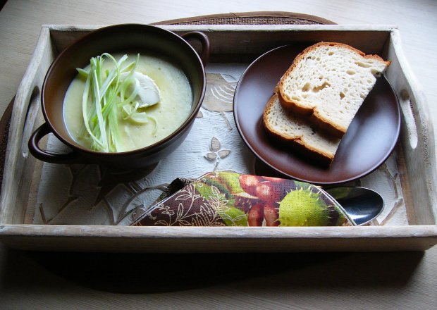 Fotografia przedstawiająca Zupa z serem pleśniowym