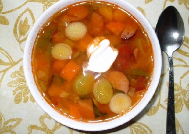 Fotografia przedstawiająca Zupa z soczewicą na kiełbasie