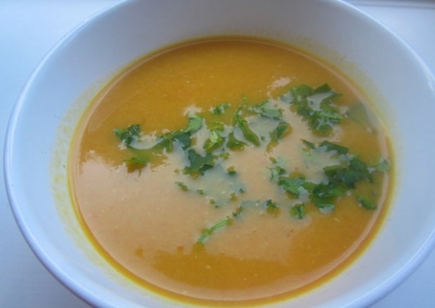 Fotografia przedstawiająca Zupa z soczewicy z marchewka