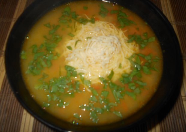 Fotografia przedstawiająca Zupa z soczewicy z serem