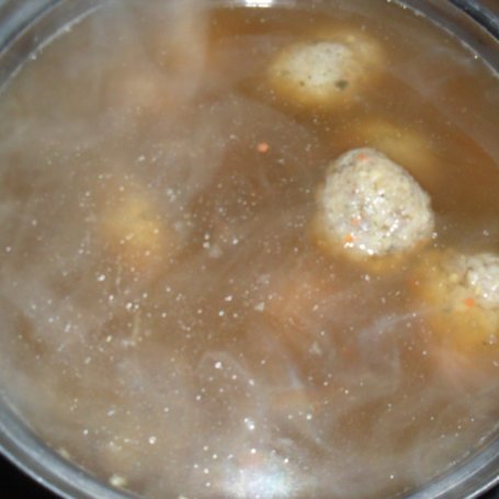 Krok 2 - Zupa z suszonych grzybów z pulpetami foto