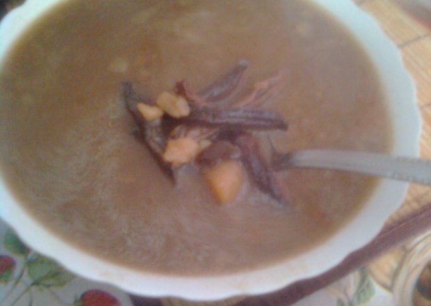Fotografia przedstawiająca Zupa z suszonych grzybów