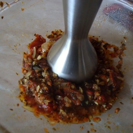 Krok 2 - Zupa z suszonych pomidorów foto