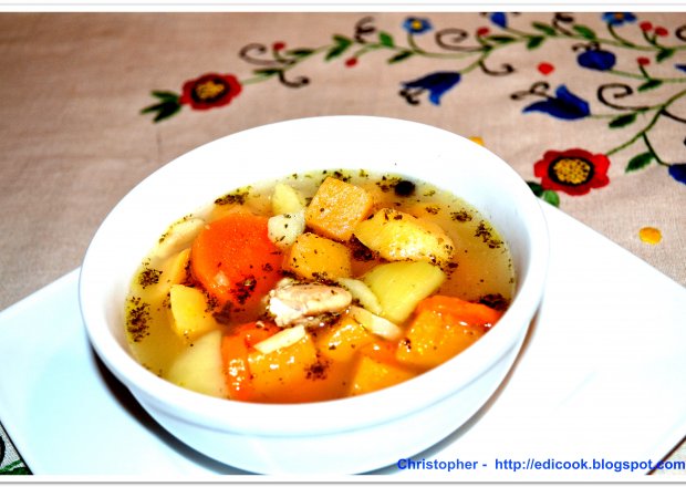 Fotografia przedstawiająca Zupa z "zełtech wreków" czyli zupa z brukwi.
