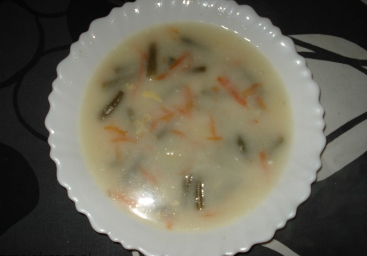 Zupa z zieloną  fasolką foto