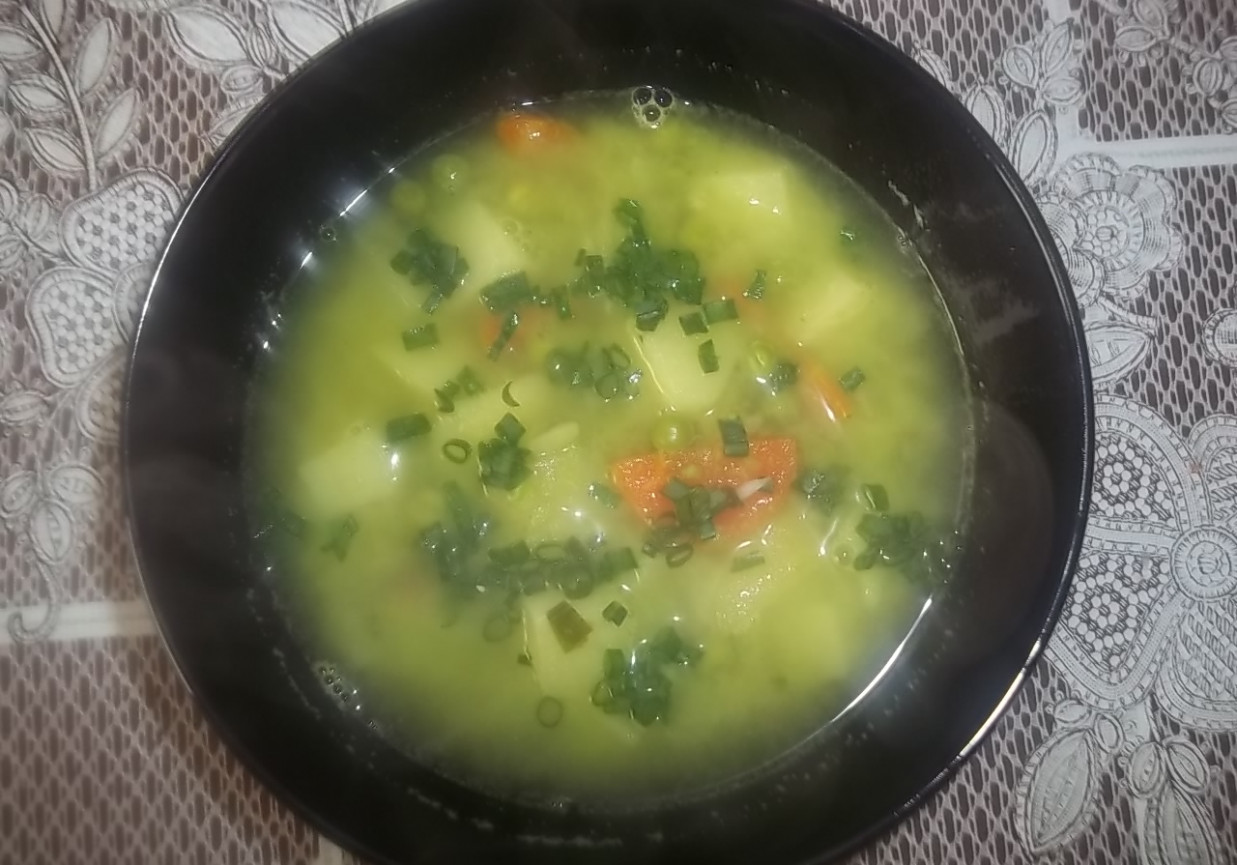 Zupa z zielonego groszku foto