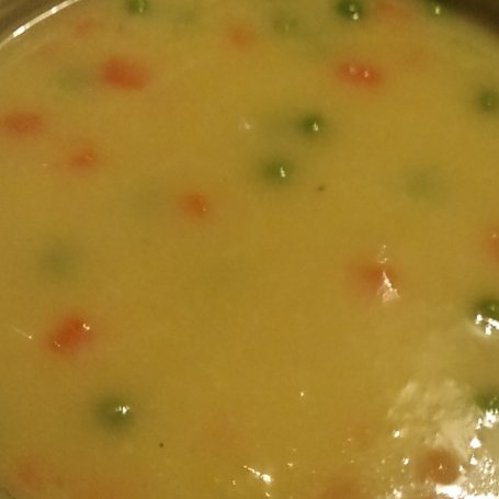 Krok 4 - Zupa z zielonej dyni z groszkiem i marchewką foto