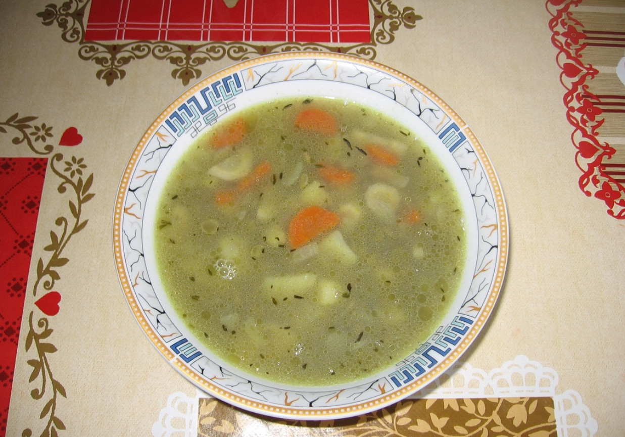 Zupa z zielonej soczewicy foto