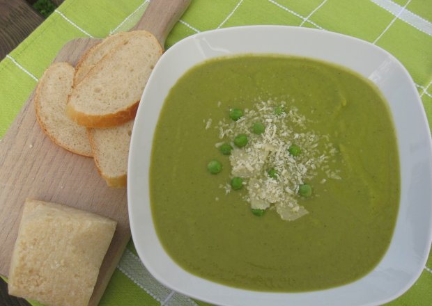 Fotografia przedstawiająca Zupa z zielonych warzyw