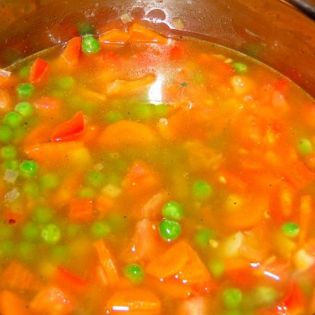 Krok 4 - Zupa z zielonym groszkiem i marchewką foto