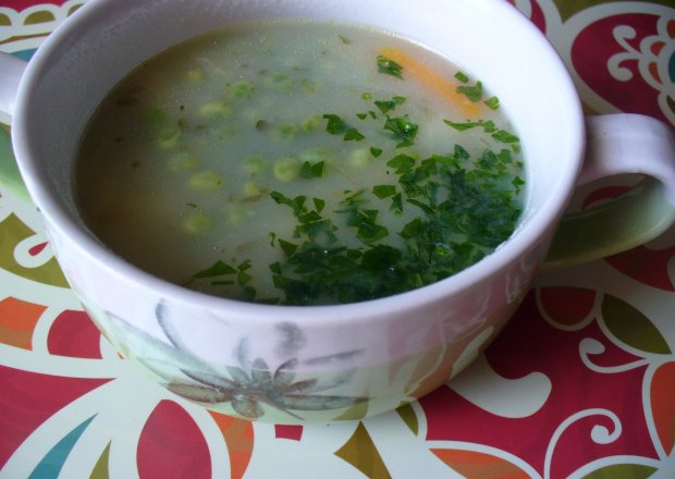 Fotografia przedstawiająca Zupa z zielonym groszkiem