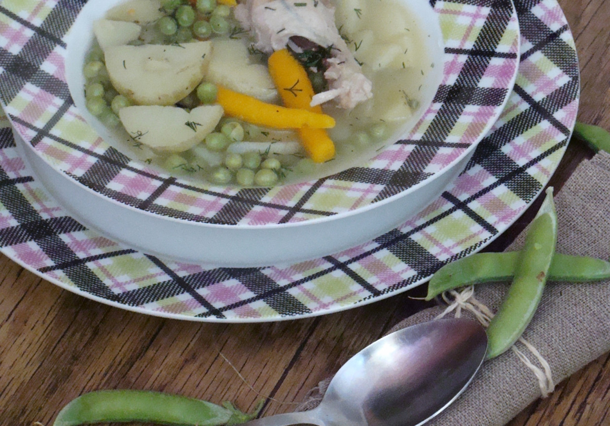 Zupa z zielonym groszkiem  foto