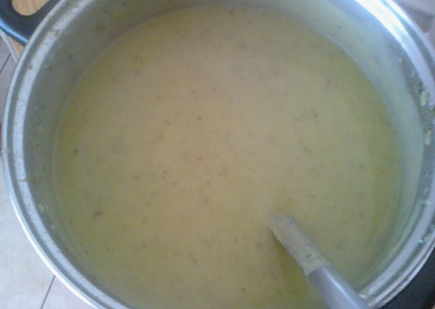 Fotografia przedstawiająca Zupa z ziemniaków i pora