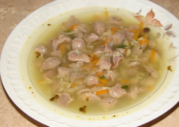 Fotografia przedstawiająca Zupa z żołądków drobiowych