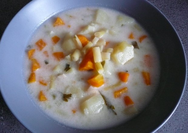 Fotografia przedstawiająca zupa z żółtą fasolką