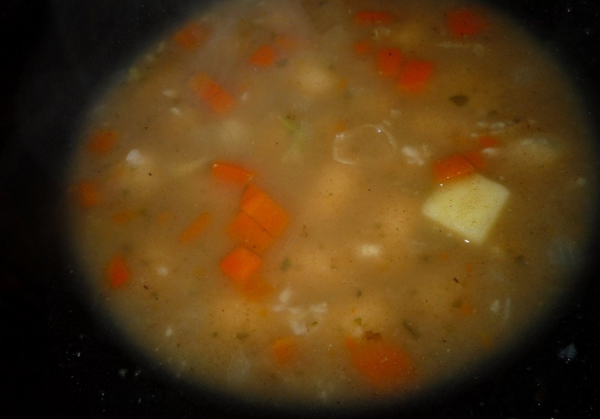 Zupa zapalana z grochem foto