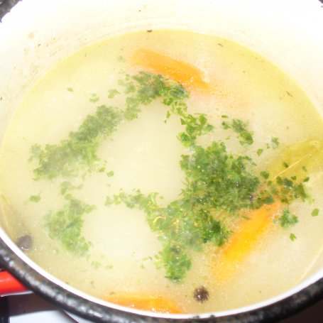 Krok 8 - Zupa  zasmażkowa z ziemniakami foto