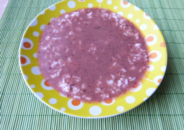 Fotografia przedstawiająca Zupa ze śliwek z ryżem
