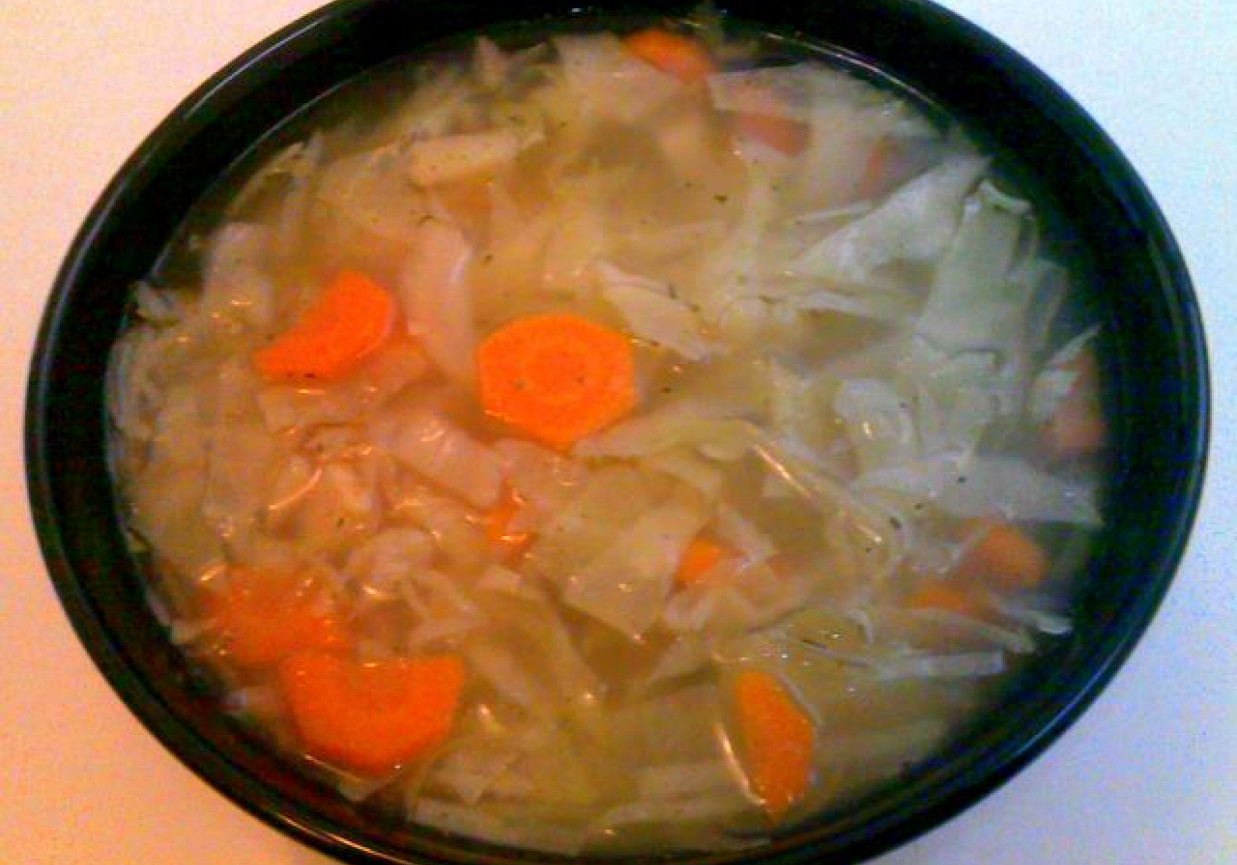 Zupa ze słodkiej kapusty foto