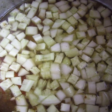 Krok 1 - Zupa ze świeżych ogórków z ziemniaczanymi kluseczkami foto