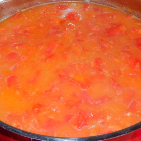 Krok 6 - Zupa ze świeżych pomidorów z serkiem topionym foto