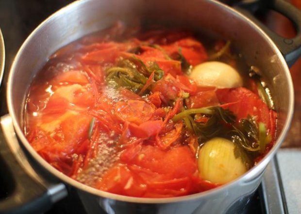 Fotografia przedstawiająca zupa ze świezych pomidorów