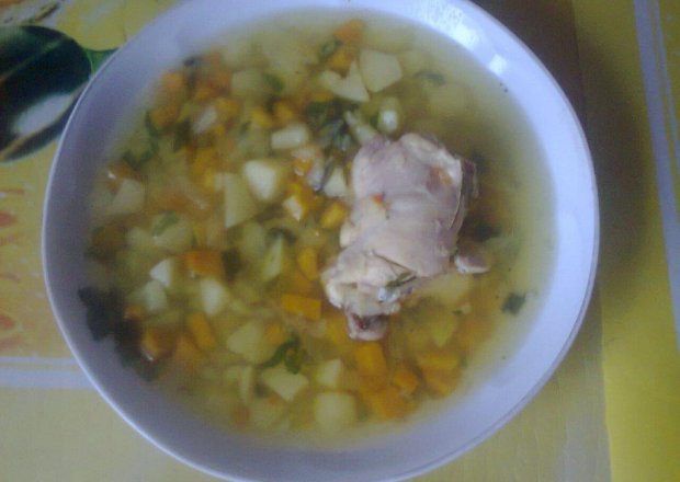 Fotografia przedstawiająca Zupa ze świeżych warzyw