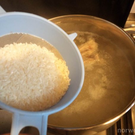 Krok 2 - Zupa ze szpinakiem i ryżem - z  nutą wędzonej papryki :) foto