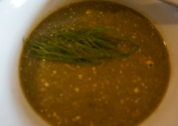 Fotografia przedstawiająca Zupa ze szpinaku z gałką muszkatołową