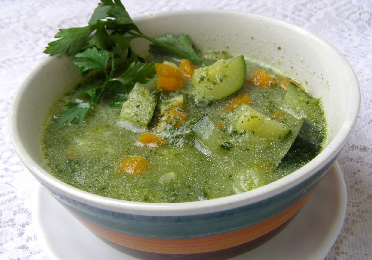 zupa "zielono mi":szpinak,cukinia, warzywa, czosnek, masło.. foto