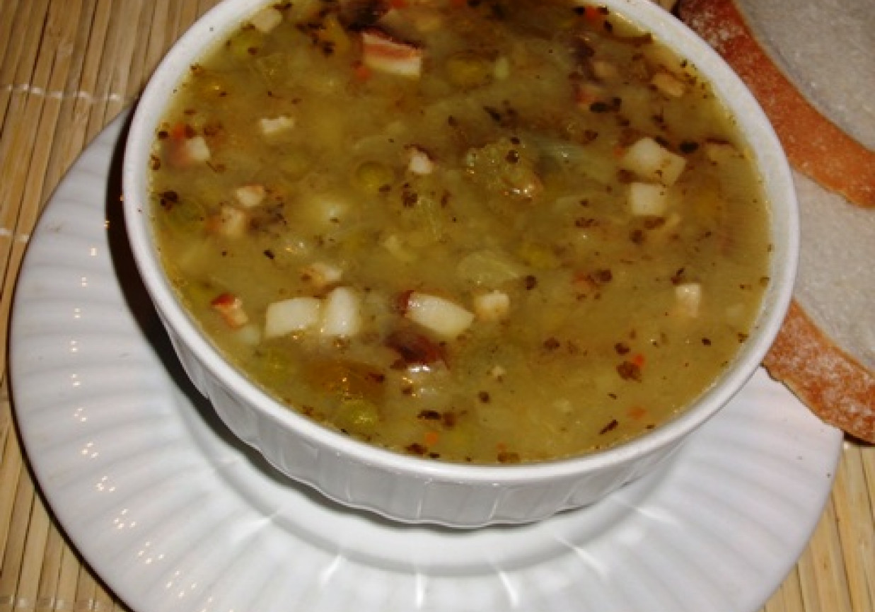 Zupa ziemniaczana z boczkiem, kapusta foto