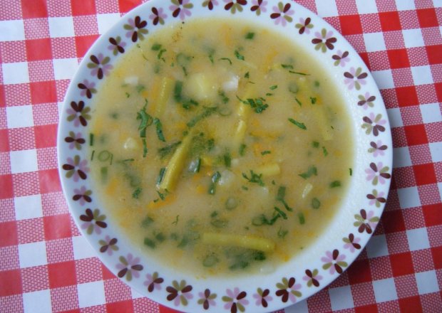 Fotografia przedstawiająca Zupa ziemniaczana z fasolką szparagową