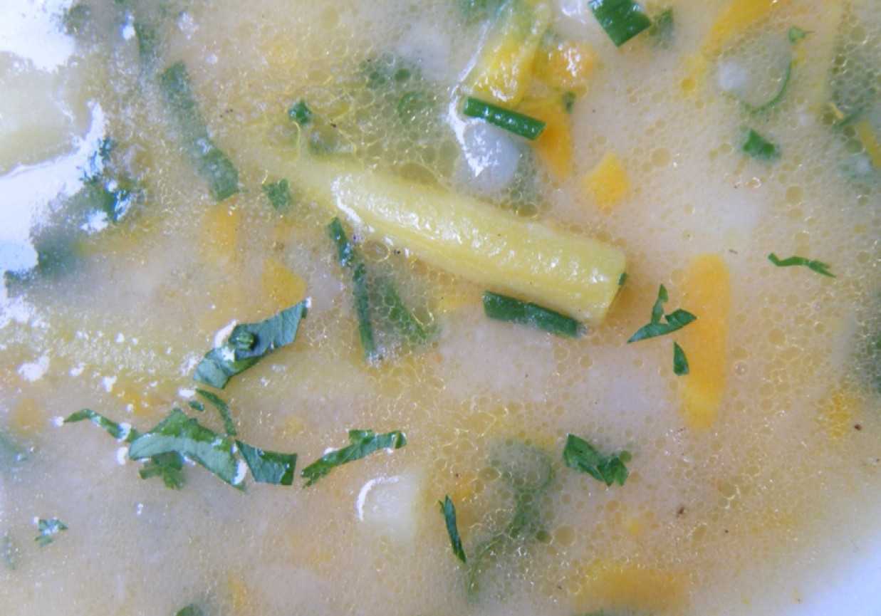 Zupa ziemniaczana z fasolką szparagową foto