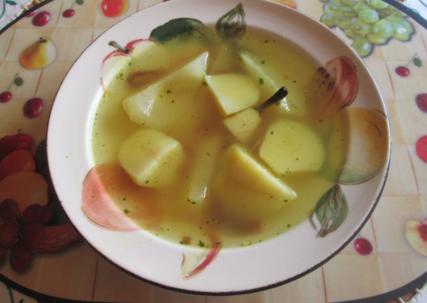 Fotografia przedstawiająca Zupa ziemniaczana z gruszką
