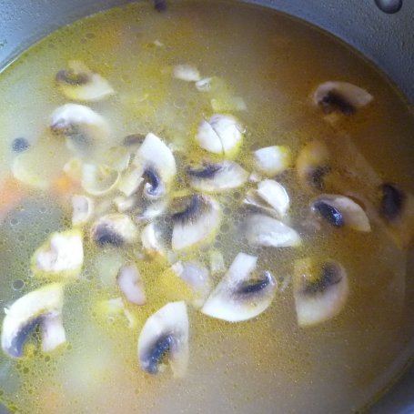 Krok 6 - Zupa ziemniaczana z kalarepą i pieczarkami foto