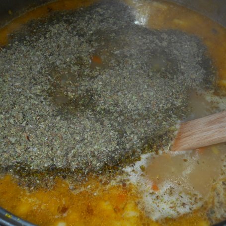 Krok 9 - Zupa ziemniaczana z majerankiem foto