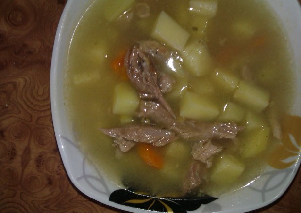 Fotografia przedstawiająca zupa ziemniaczana z mięskiem