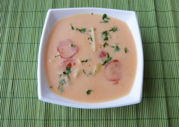 Fotografia przedstawiająca Zupa ziemniaczana z pomidorami