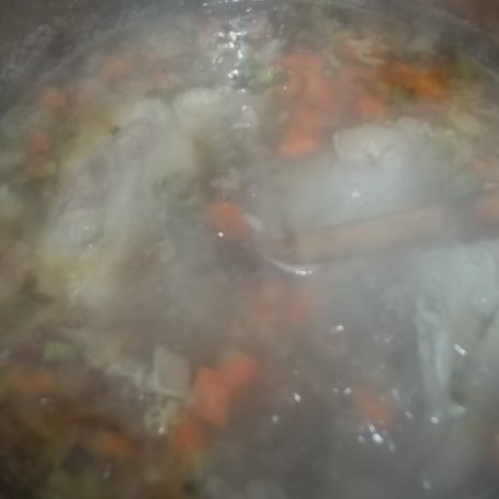 Krok 5 - Zupa ziemniaczana z wędzoną nutą foto