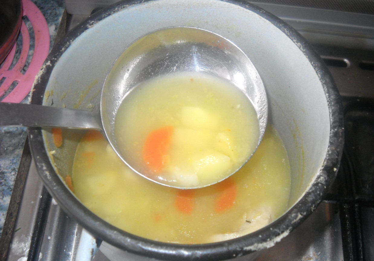Zupa ziemniaczana z zasmażką foto